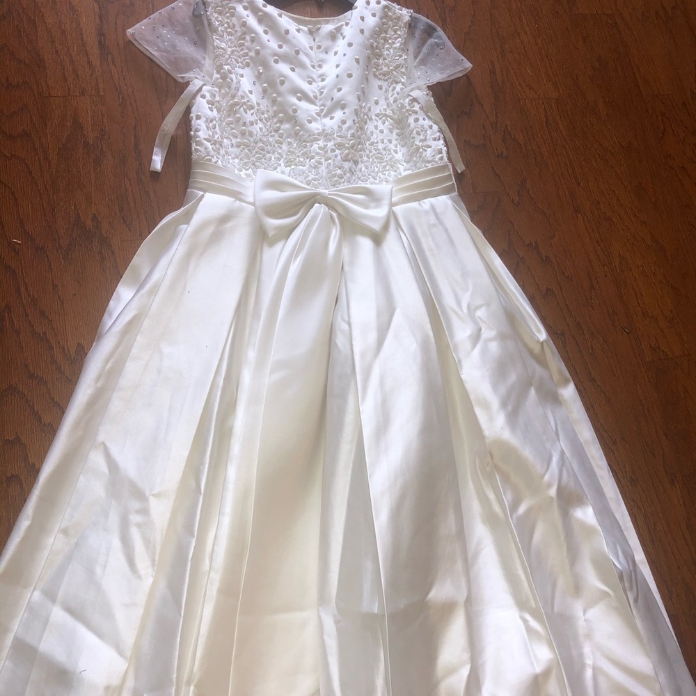 Mary’s bridal dress 👗